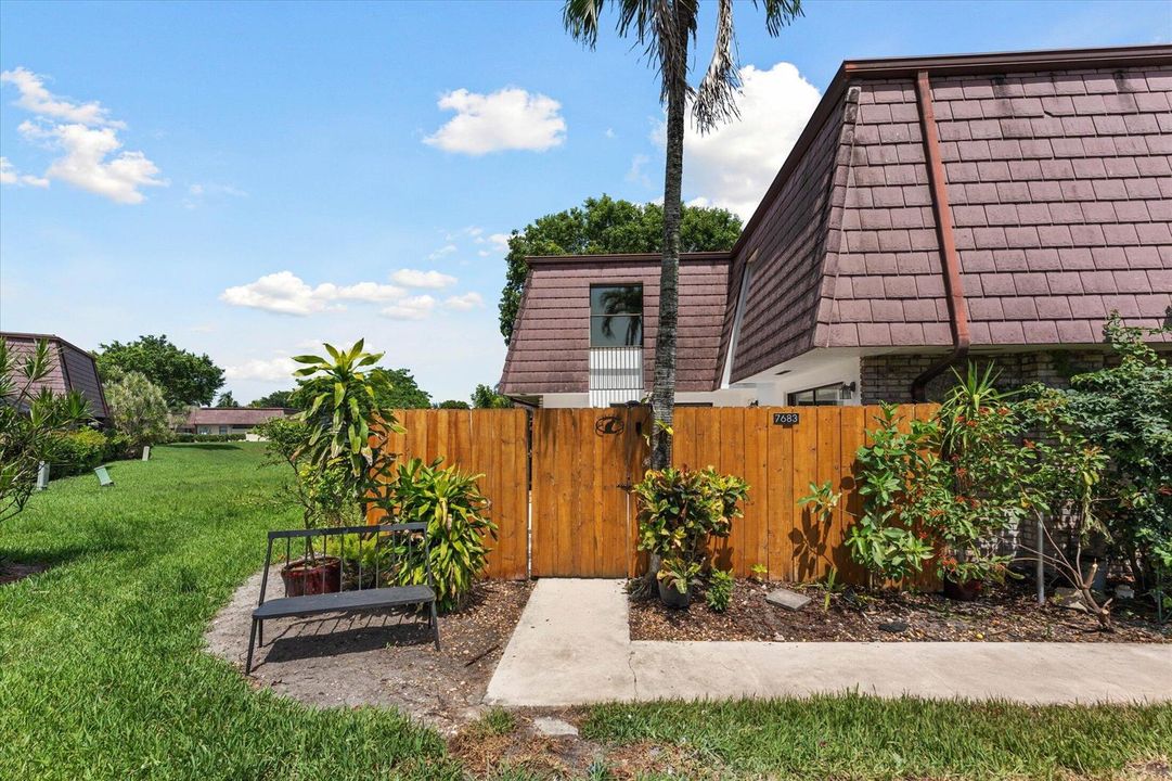 03-7683 Courtyard Run W, Boca Raton-2