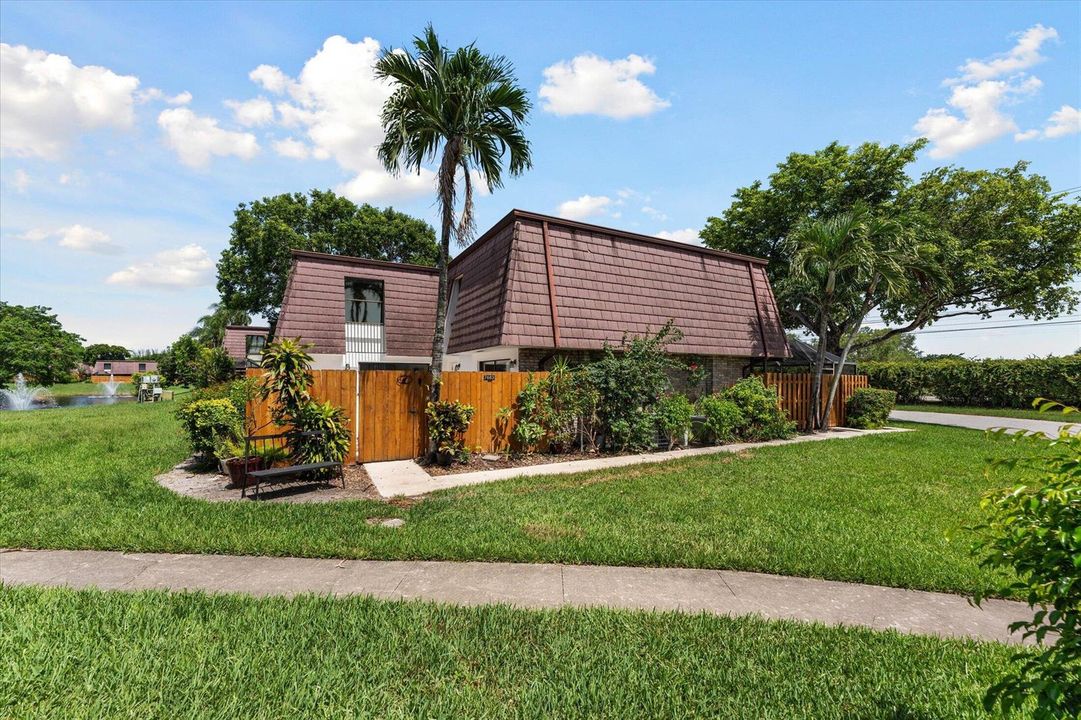 02-7683 Courtyard Run W, Boca Raton-3