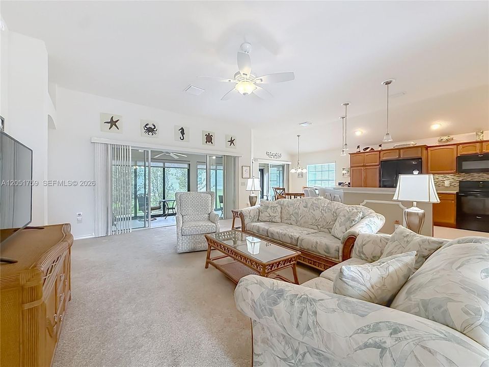 Activo con contrato: $449,000 (3 camas, 2 baños, 1939 Pies cuadrados)