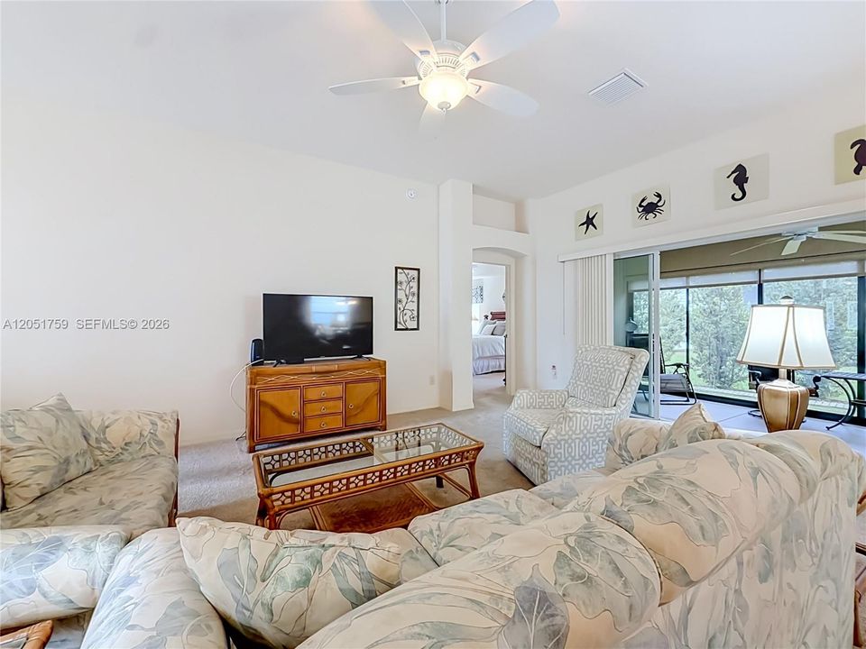 Activo con contrato: $449,000 (3 camas, 2 baños, 1939 Pies cuadrados)