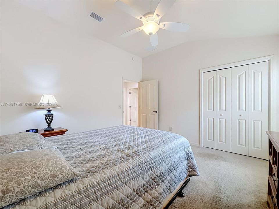 Activo con contrato: $449,000 (3 camas, 2 baños, 1939 Pies cuadrados)