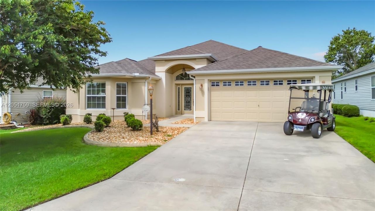 Spacious driveway.