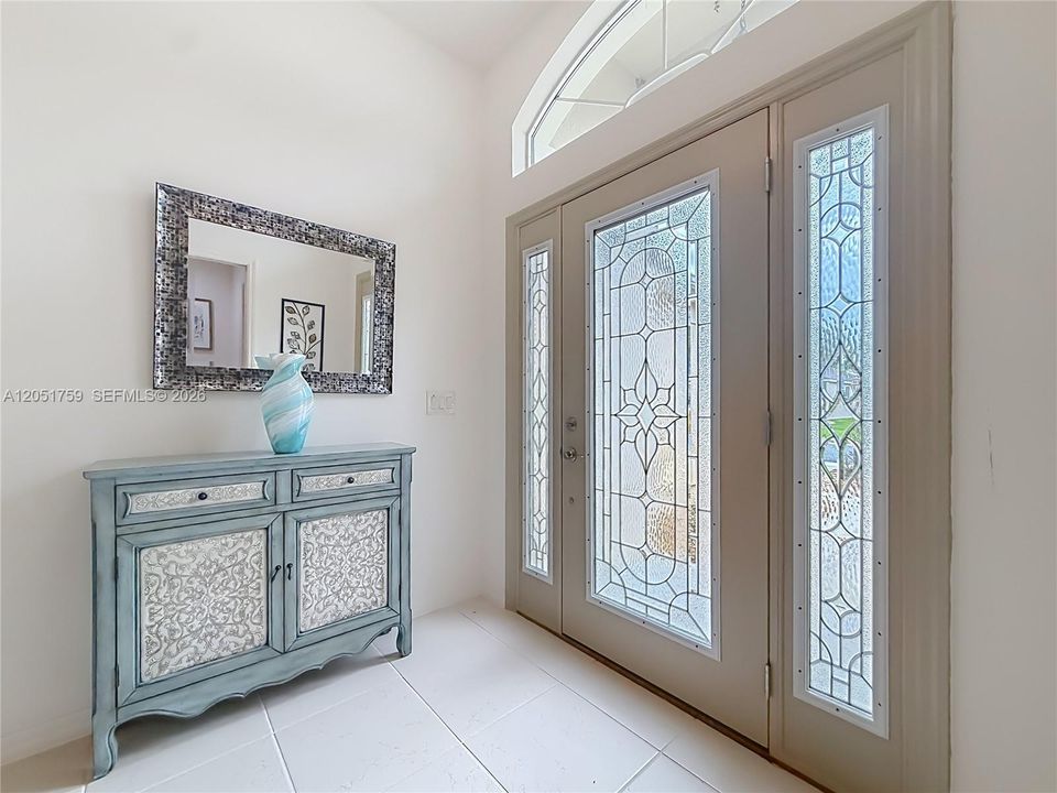 Activo con contrato: $449,000 (3 camas, 2 baños, 1939 Pies cuadrados)