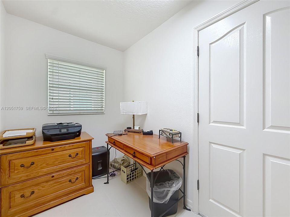 Activo con contrato: $449,000 (3 camas, 2 baños, 1939 Pies cuadrados)