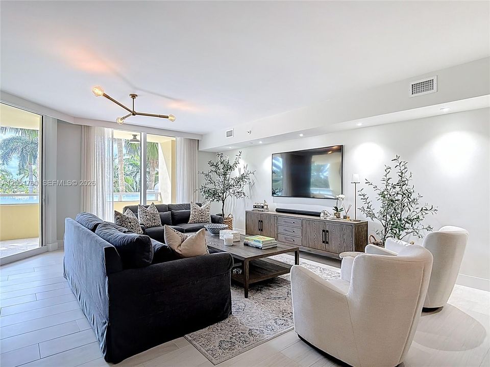 For Sale: $2,520,000 (2 beds, 2 baths, 1760 Square Feet)