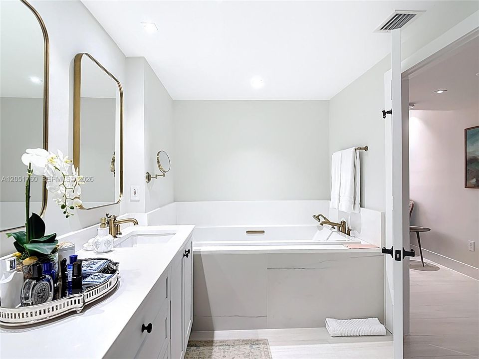 For Sale: $2,520,000 (2 beds, 2 baths, 1760 Square Feet)