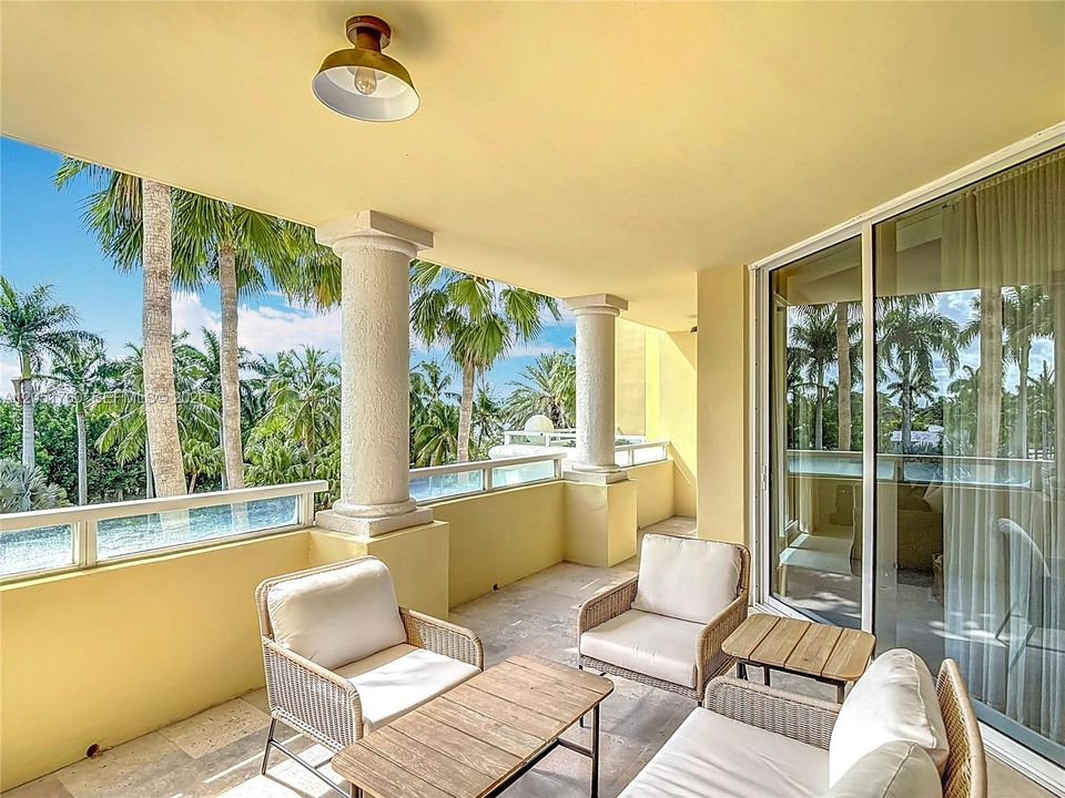 For Sale: $2,520,000 (2 beds, 2 baths, 1760 Square Feet)