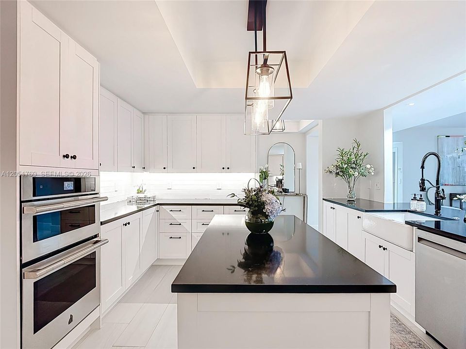 For Sale: $2,520,000 (2 beds, 2 baths, 1760 Square Feet)