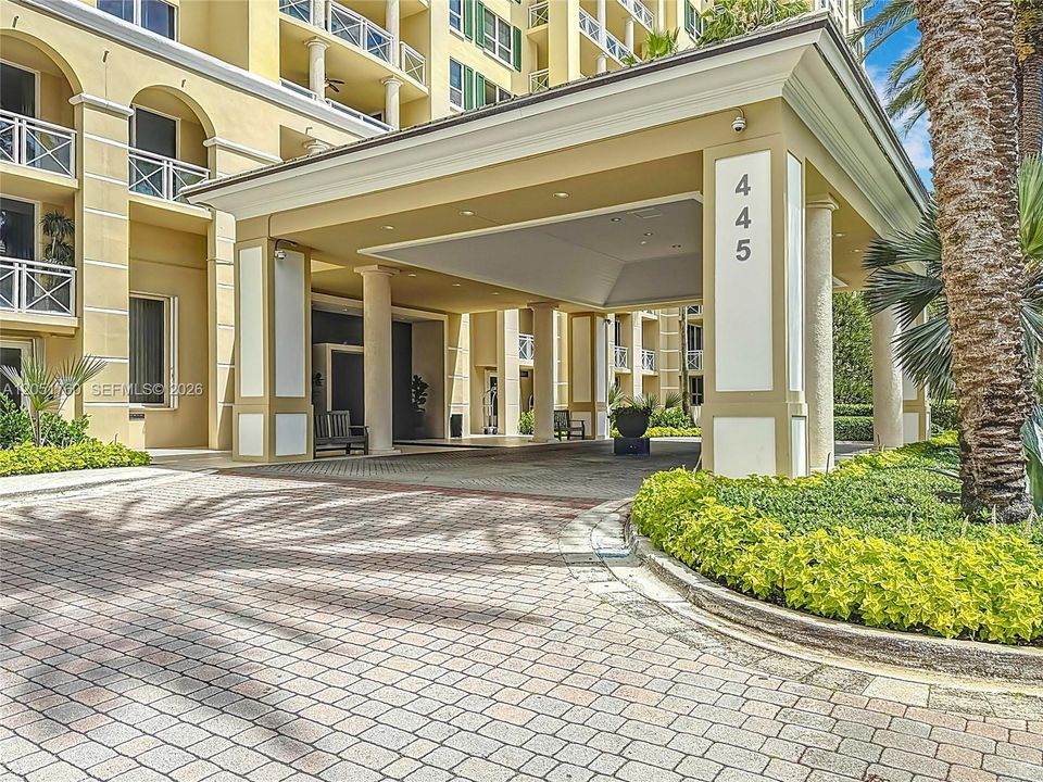 For Sale: $2,520,000 (2 beds, 2 baths, 1760 Square Feet)