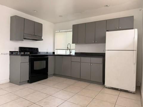 В аренду: $1,600 (2 спален, 1 ванн, 3980 Квадратных фут)