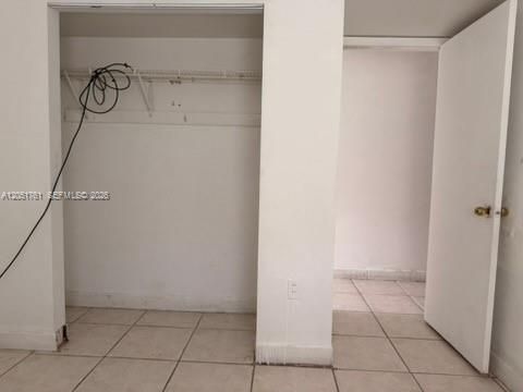 В аренду: $1,600 (2 спален, 1 ванн, 3980 Квадратных фут)