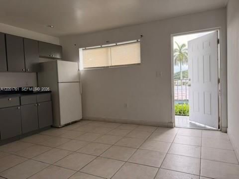 В аренду: $1,600 (2 спален, 1 ванн, 3980 Квадратных фут)