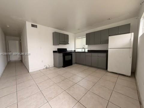 В аренду: $1,600 (2 спален, 1 ванн, 3980 Квадратных фут)