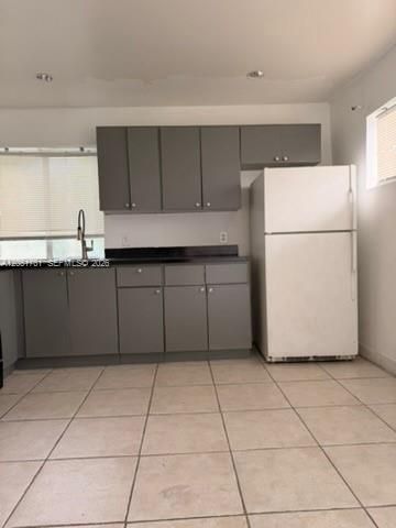 В аренду: $1,600 (2 спален, 1 ванн, 3980 Квадратных фут)