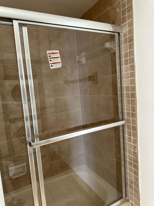 For Rent: $2,200 (2 beds, 2 baths, 898 Square Feet)