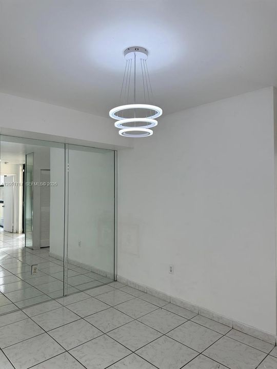 For Rent: $2,200 (2 beds, 2 baths, 898 Square Feet)