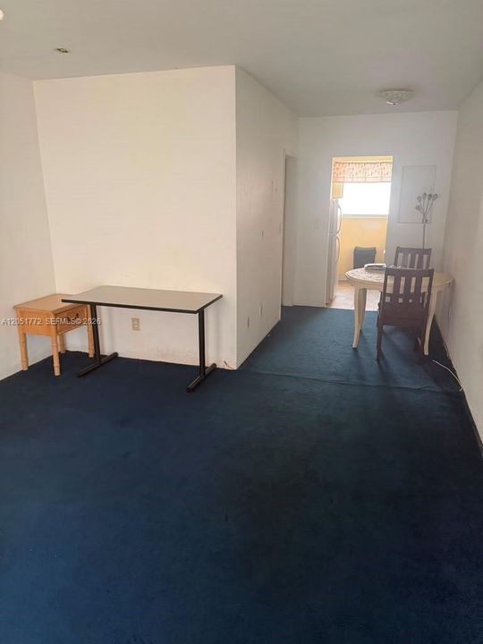 For Rent: $1,350 (0 beds, 1 baths, 406 Square Feet)