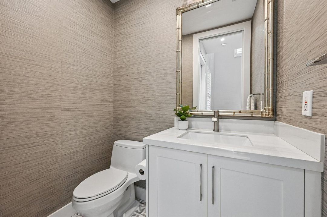Guest Bath 1st Floor