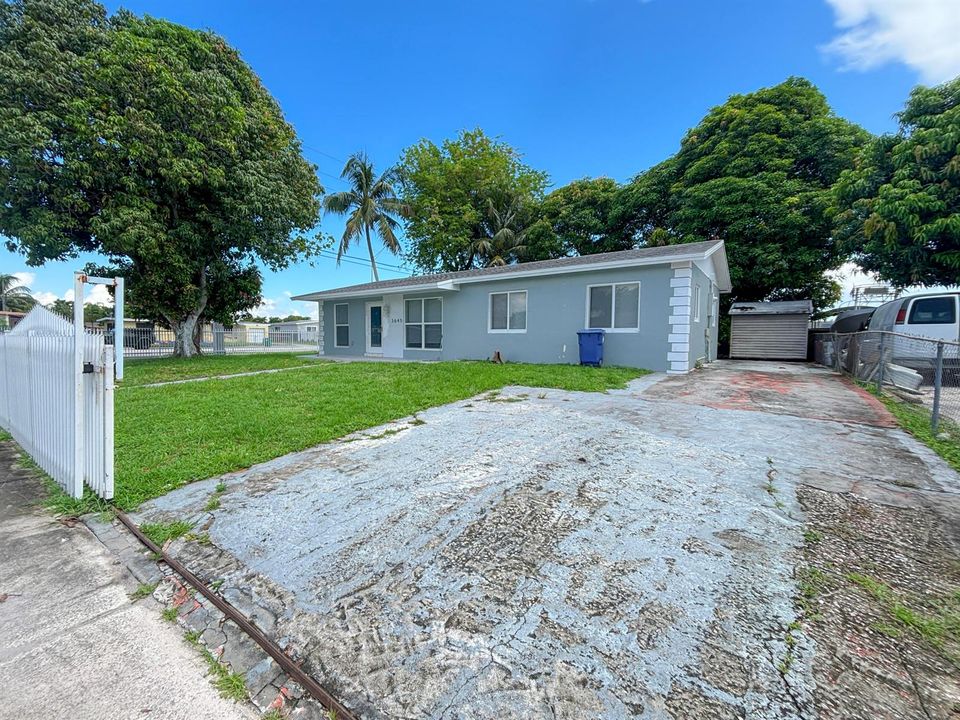 Final Pics_3645 NW 195th Ter_025