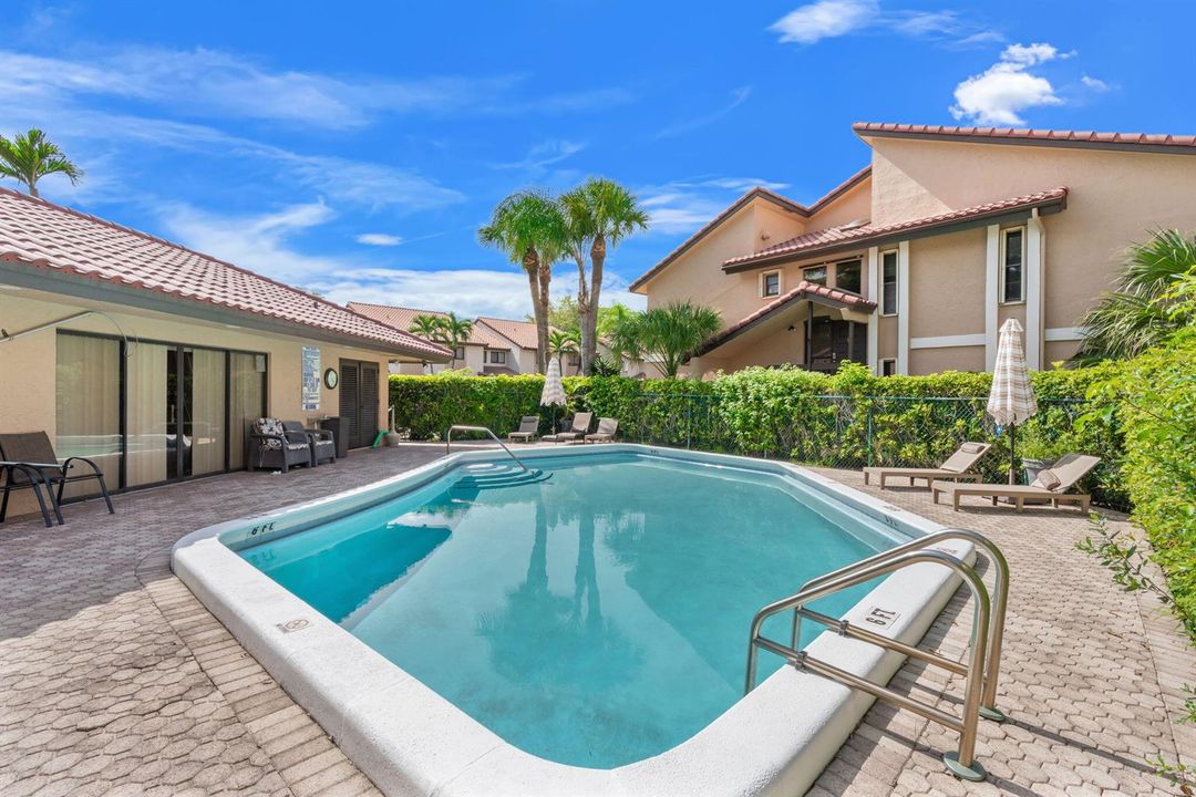 22075 las brisas 306 pool 2