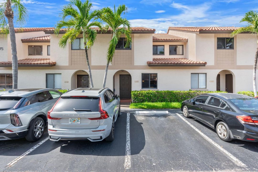 22075 las brisas 306 front