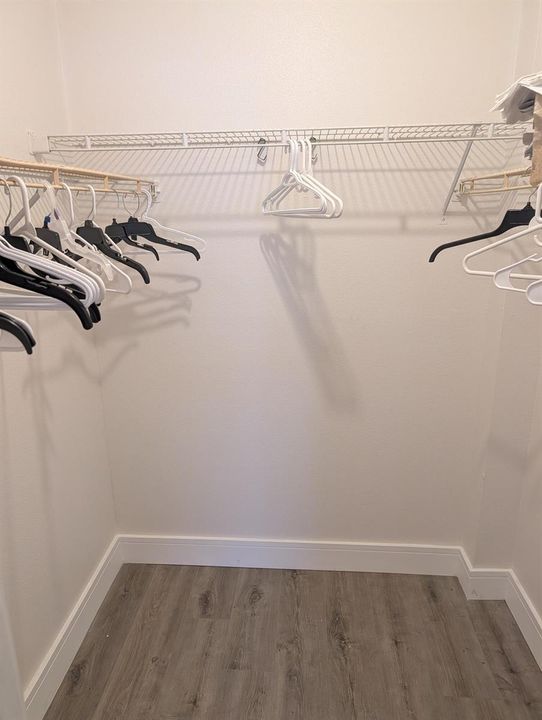 WALKINCLOSET