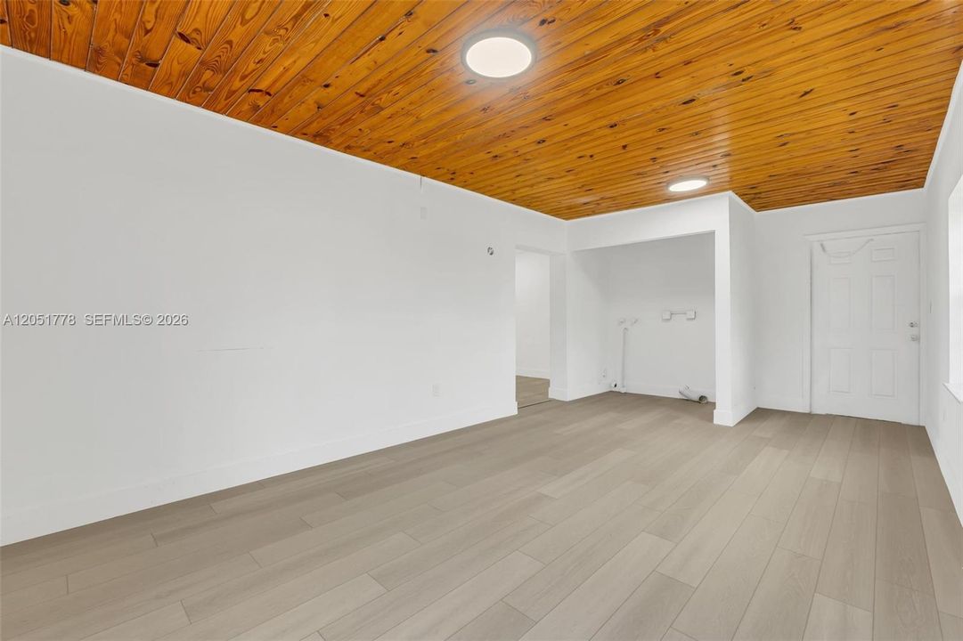 На продажу: $549,000 (3 спален, 3 ванн, 1752 Квадратных фут)
