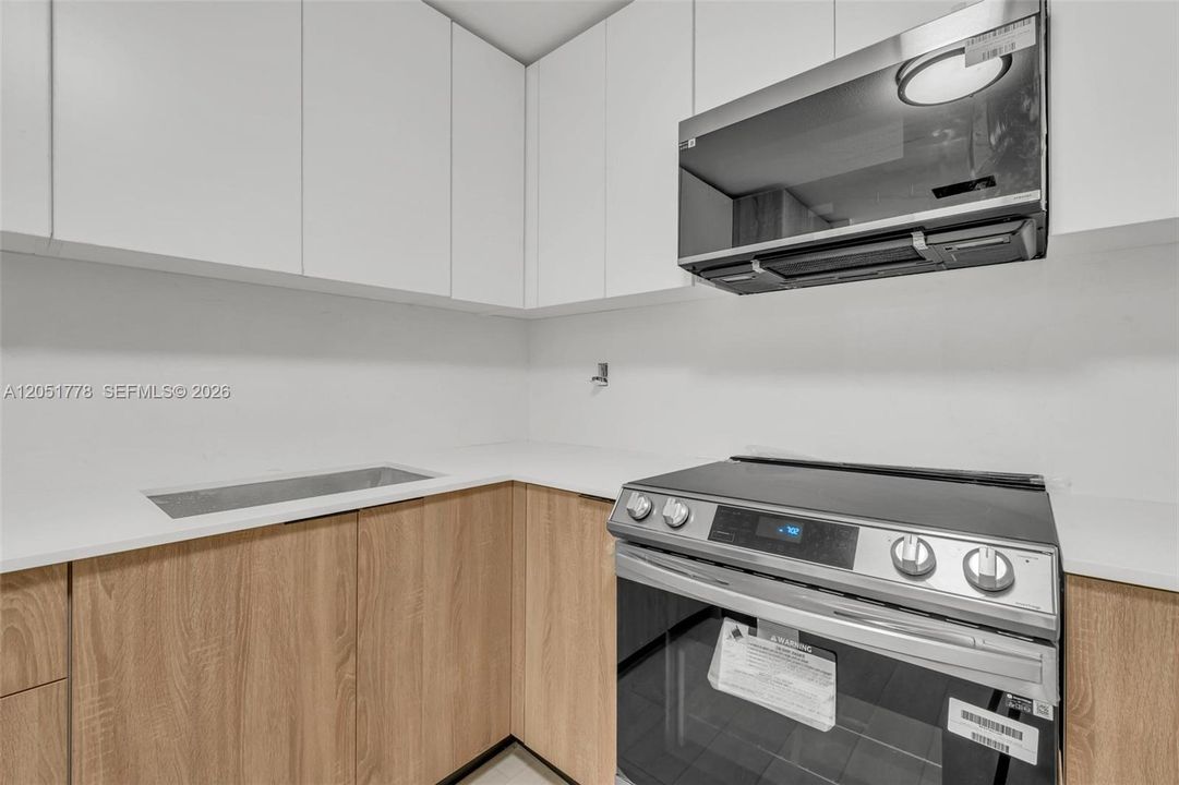 На продажу: $549,000 (3 спален, 3 ванн, 1752 Квадратных фут)