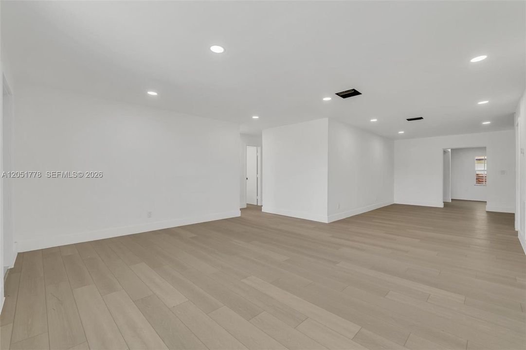 На продажу: $549,000 (3 спален, 3 ванн, 1752 Квадратных фут)