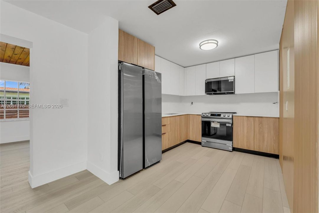 На продажу: $549,000 (3 спален, 3 ванн, 1752 Квадратных фут)