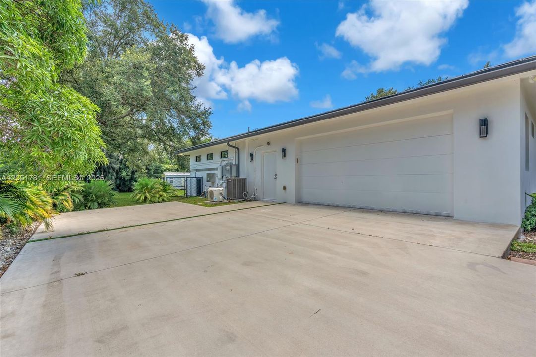 For Sale: $2,200,000 (5 beds, 3 baths, 0 Square Feet)