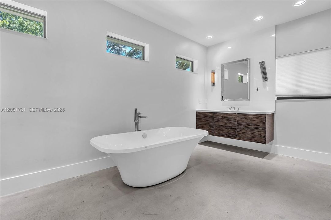 For Sale: $2,200,000 (5 beds, 3 baths, 0 Square Feet)