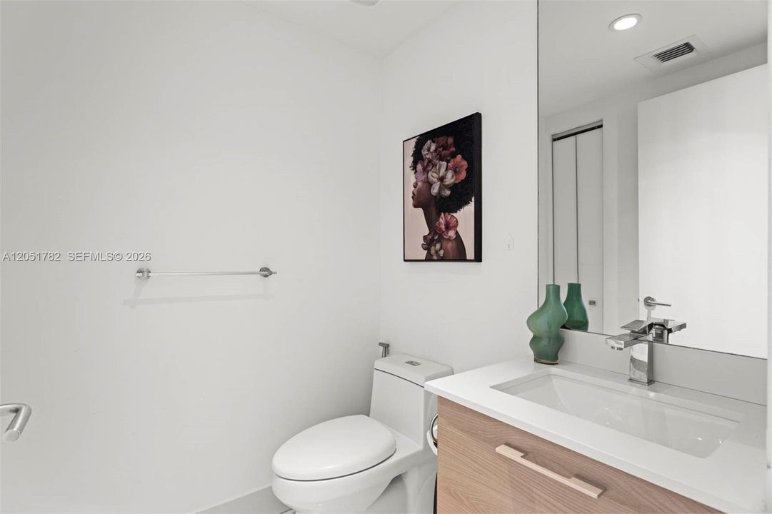 For Rent: $8,000 (3 beds, 2 baths, 1154 Square Feet)