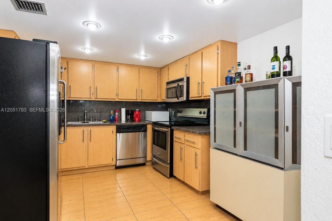 En Venta: $198,000 (2 camas, 2 baños, 1235 Pies cuadrados)