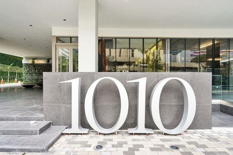 For Rent: $7,000 (2 beds, 3 baths, 1283 Square Feet)