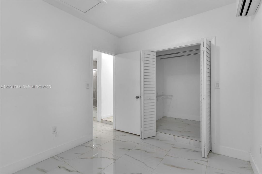 For Sale: $700,000 (5 beds, 3 baths, 2161 Square Feet)