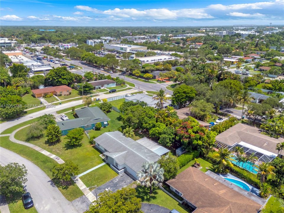 For Sale: $700,000 (5 beds, 3 baths, 2161 Square Feet)