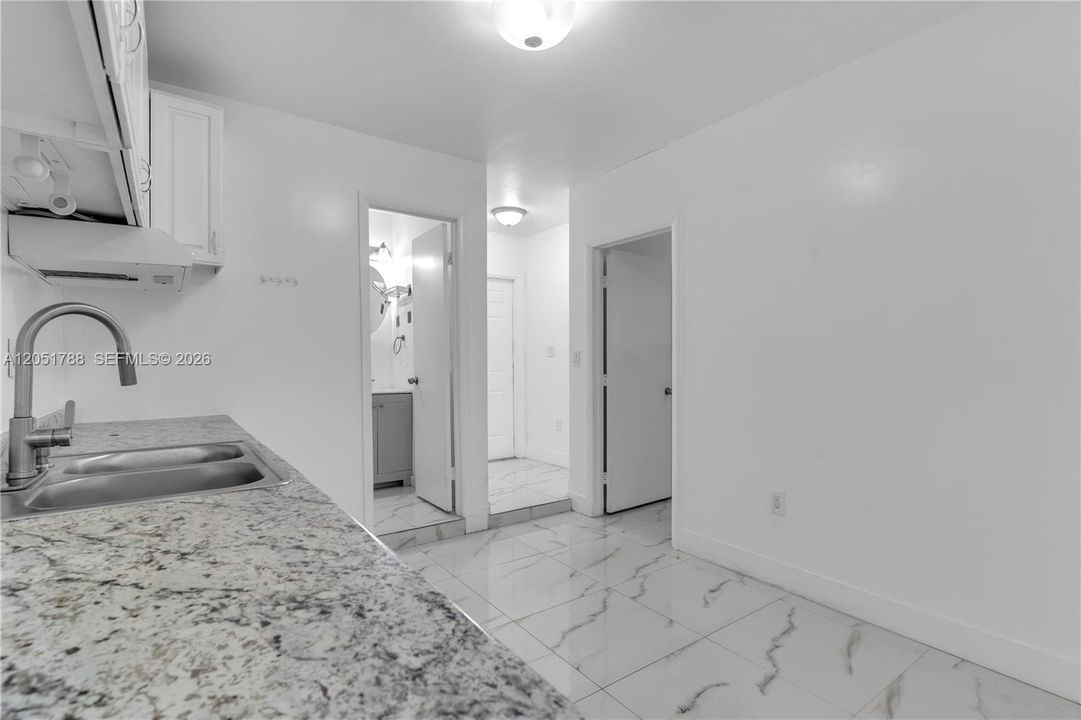 For Sale: $700,000 (5 beds, 3 baths, 2161 Square Feet)