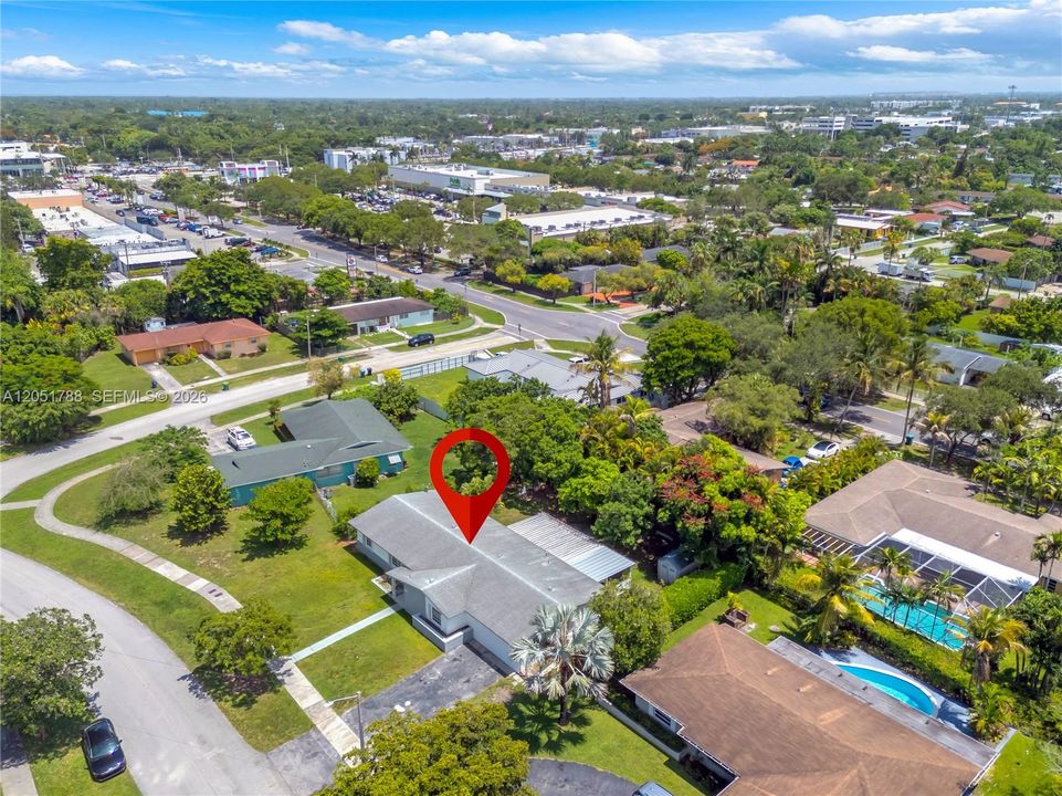 For Sale: $700,000 (5 beds, 3 baths, 2161 Square Feet)