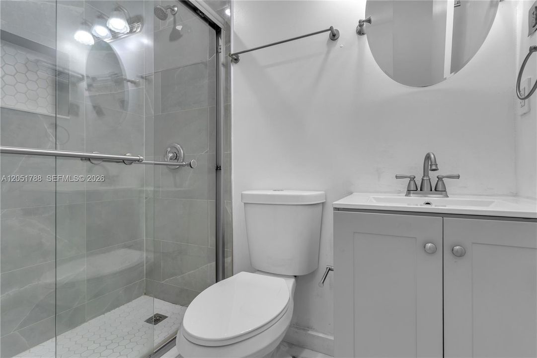 For Sale: $700,000 (5 beds, 3 baths, 2161 Square Feet)