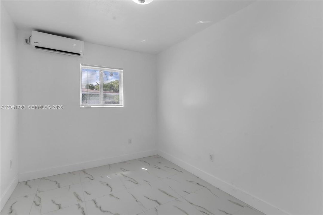 For Sale: $700,000 (5 beds, 3 baths, 2161 Square Feet)