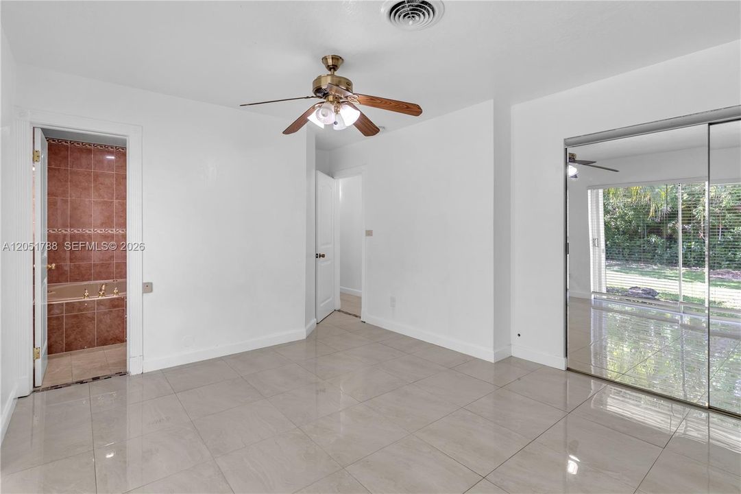 For Sale: $700,000 (5 beds, 3 baths, 2161 Square Feet)