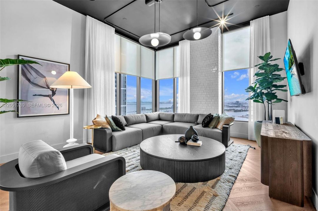 For Sale: $449,000 (0 beds, 1 baths, 359 Square Feet)