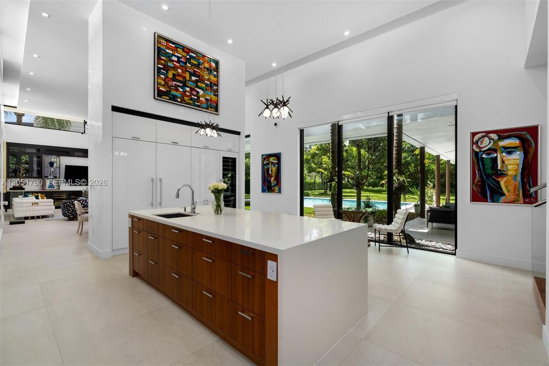 На продажу: $6,995,000 (6 спален, 7 ванн, 5805 Квадратных фут)