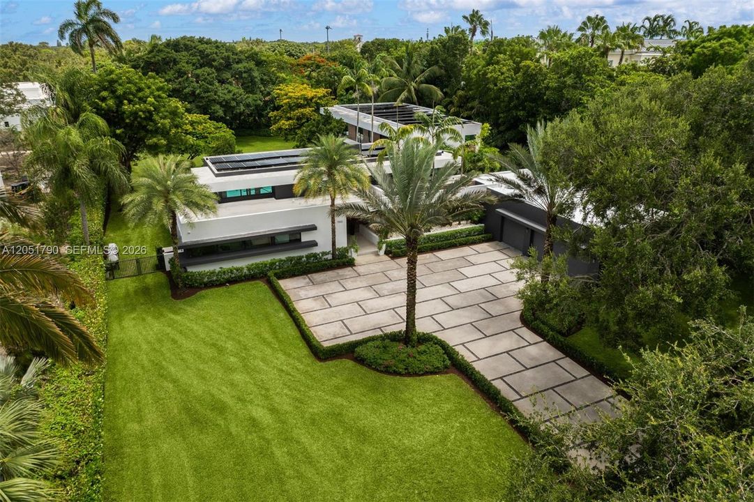 На продажу: $6,995,000 (6 спален, 7 ванн, 5805 Квадратных фут)