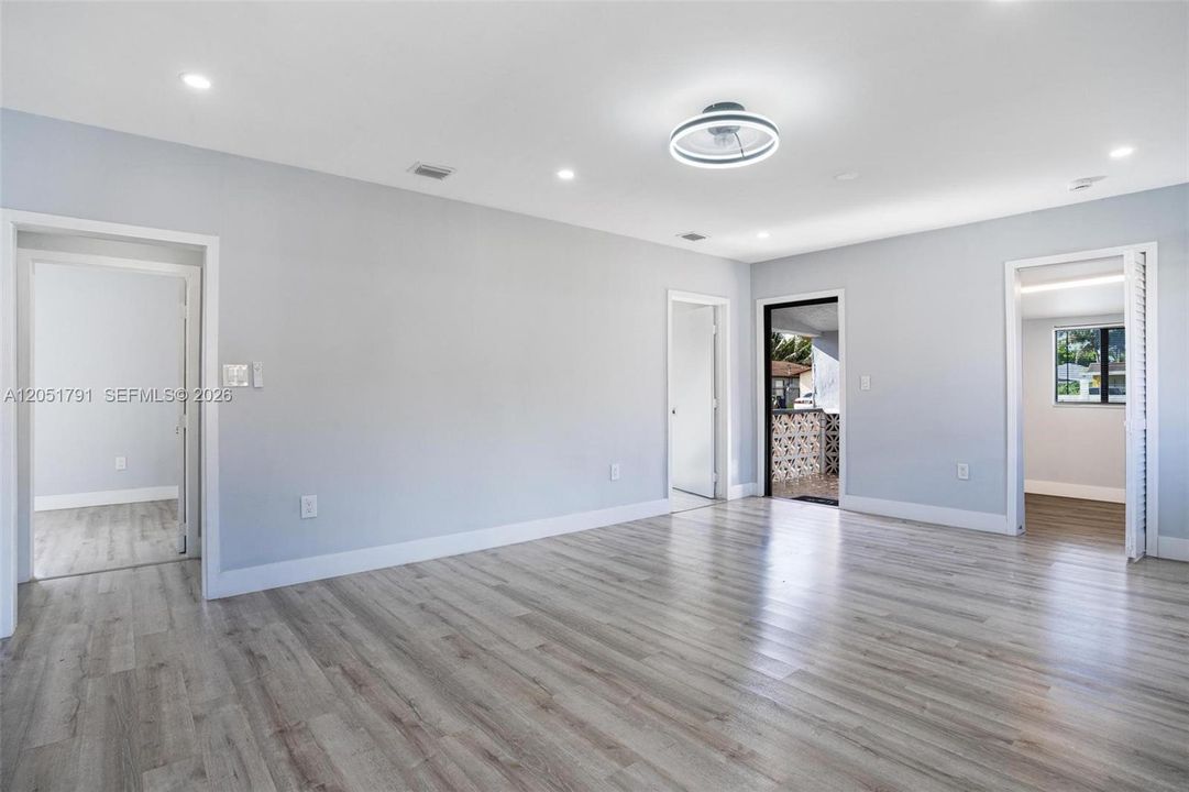 For Rent: $2,900 (3 beds, 2 baths, 1248 Square Feet)