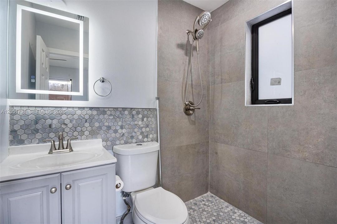 For Rent: $2,900 (3 beds, 2 baths, 1248 Square Feet)
