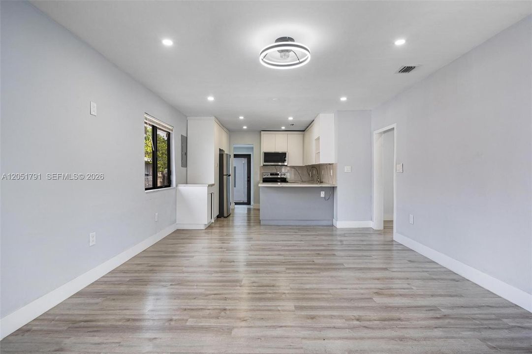For Rent: $2,900 (3 beds, 2 baths, 1248 Square Feet)