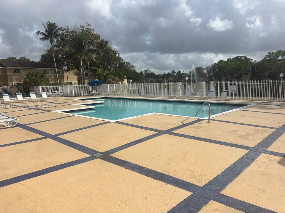 For Rent: $2,100 (2 beds, 2 baths, 1113 Square Feet)