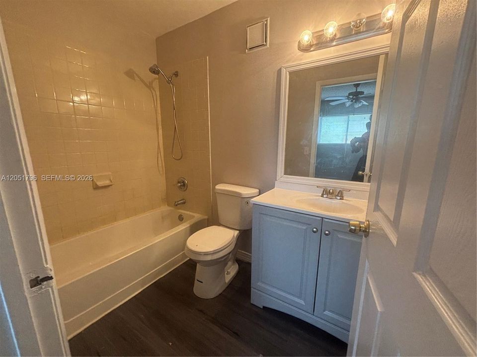 For Rent: $2,100 (2 beds, 2 baths, 1113 Square Feet)